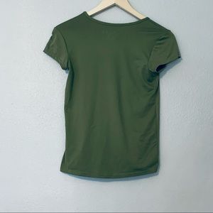 Vigoss girls large green t shirt
